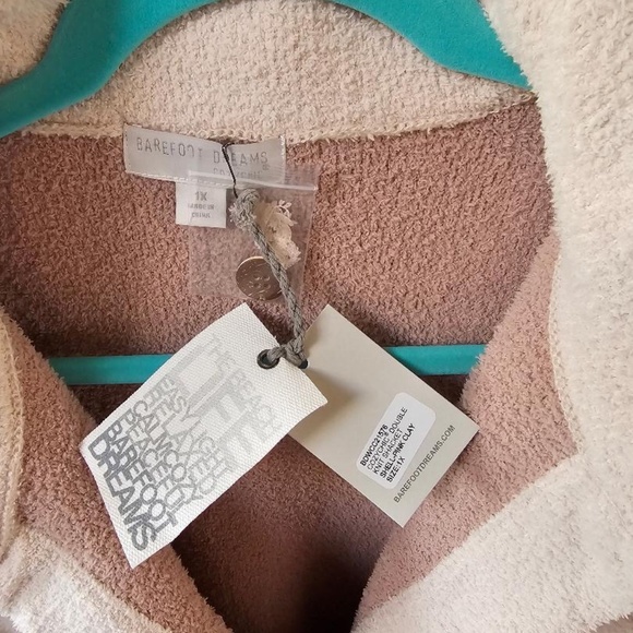 BAREFOOT DREAMS COZY CHIC SHACKET - Picture 2 of 3